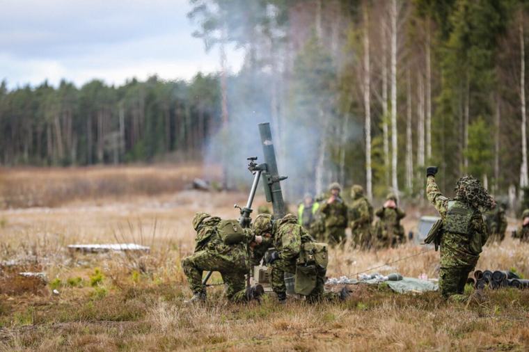 На полигоне под Тапа при разрыве миномета пострадали пять военнослужащих