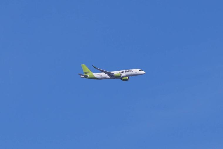 Air Baltic kärbib Tallinnast väljuvate lendude arvu poole võrra. Lennujaam: “Me ei ole üleliia murelikud”