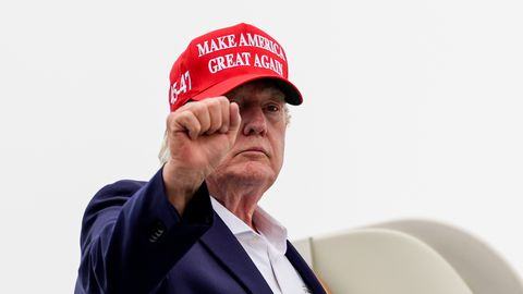 KLÕPSUD ⟩ «Mis toimub Trumpi juustega?» USA presidendi uus värvitud soeng tekitas internetis hämmeldust