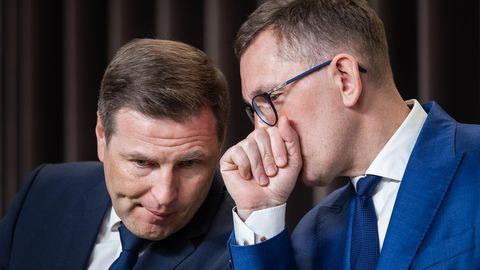 PEETER ESPAK ⟩ Eesti mainekahju parandamiseks on kaks võimalust: kas sulid kinni võtta või lollid kohe lahti lasta